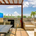 New Private Roof Pool And Bbq 2 Onsite Pools Plus Cafe